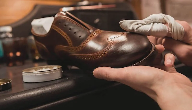 giặt vệ sinh giày da nam uy tín tại Tân Phú